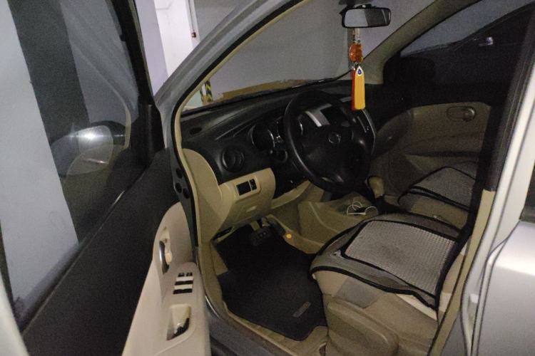 Used Nissan Livina 2013 1.6XE CVT Comfort Edition Driver Seat