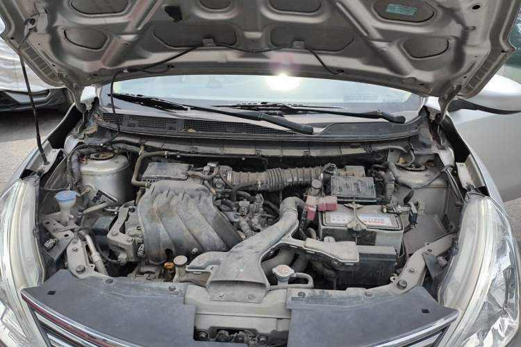 Used Nissan Livina 2013 1.6XE CVT Comfort Edition Engine Bay