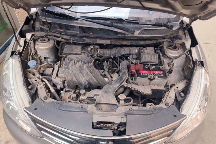 Used Nissan Livina 2013 1.6XE Manual Comfort Edition Engine Bay