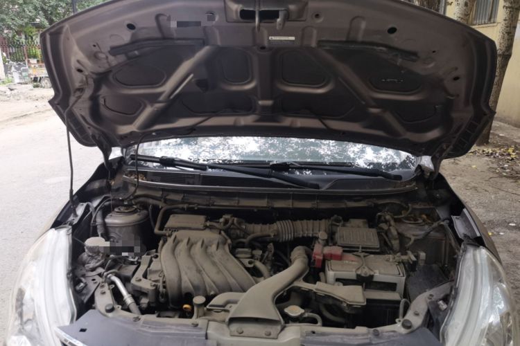 Used Nissan Livina 2013 1.6XE CVT Comfort Edition Engine Bay