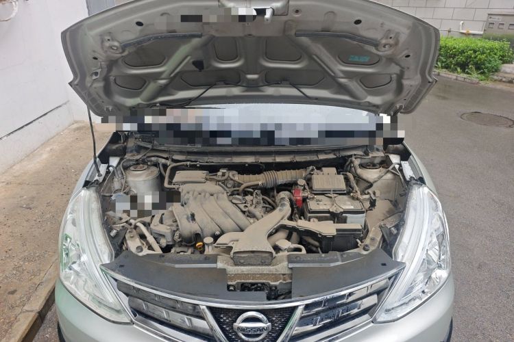 Used Nissan Livina 2013 JINRUI 1.6XV Manual Luxury Edition Engine Bay