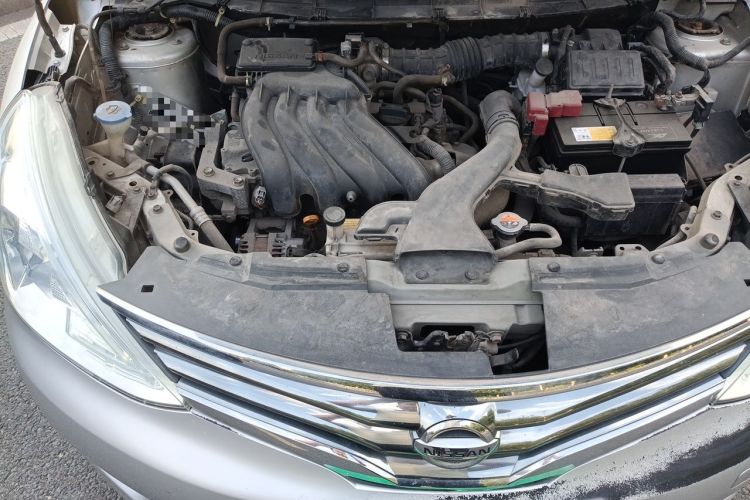 Used Nissan Livina 2013 1.6XE Manual Comfort Edition Engine Bay