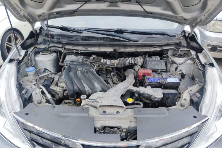 Used Nissan Livina 2013 Jinrui 1.6XL CVT Comfort Edition Engine Bay