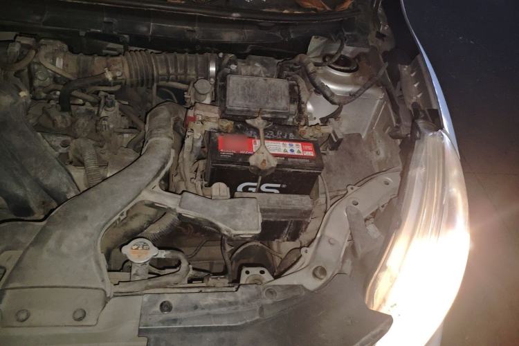 Used Nissan Livina 2013 1.6XE Manual Comfort Edition Engine Bay Left