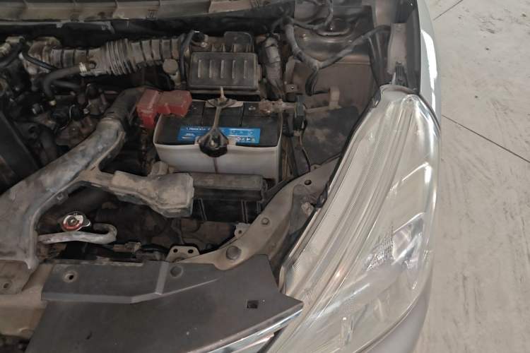Used Nissan Livina 2013 1.6XE CVT Comfort Edition Engine Bay Left