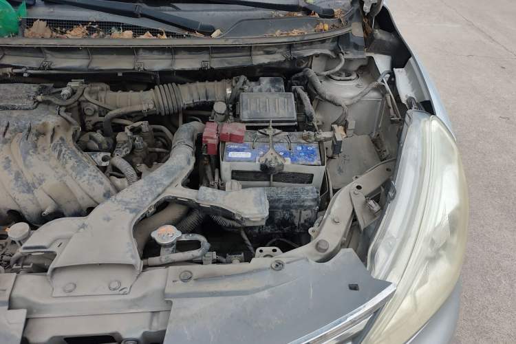 Used Nissan Livina 2013 1.6XE Manual Comfort Edition Engine Bay Left
