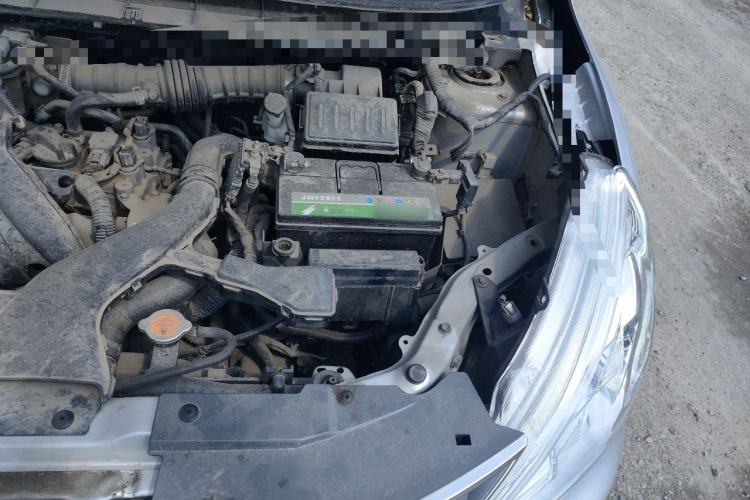 Used Nissan Livina 2013 JINRUI 1.6XV CVT Luxury Edition Engine Bay Left