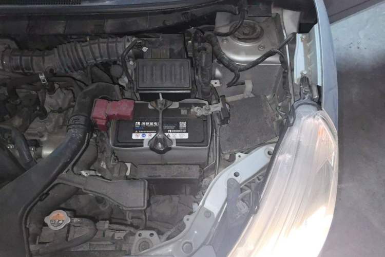 Used Nissan Livina 2013 1.6XL CVT Luxury Edition Engine Bay Left