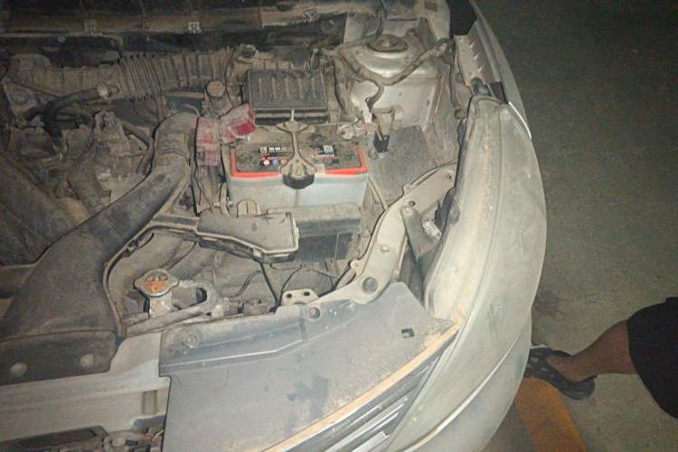 Used Nissan Livina 2013 1.6XE Manual Comfort Edition Engine Bay Left