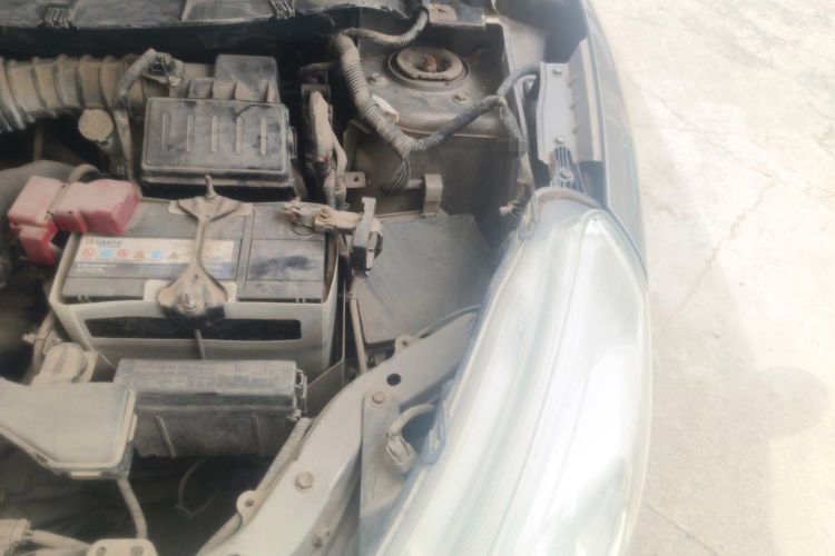 Used Nissan Livina 2013 1.6XE Manual Comfort Edition Engine Bay Left