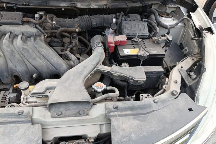 Used Nissan Livina 2013 1.6XE Manual Comfort Edition Engine Bay Left