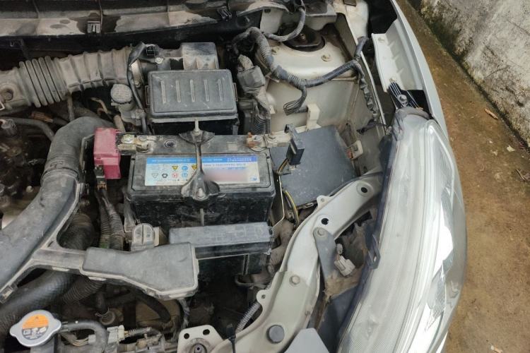 Used Nissan Livina 2013 Jinrui 1.6XL CVT Comfort Edition Engine Bay Left