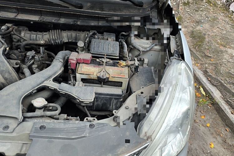 Used Nissan Livina 2013 1.6XE Manual Comfort Edition Engine Bay Left