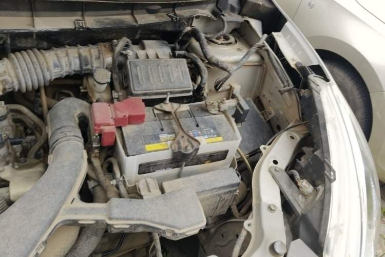 Used Nissan Livina 2013 Jingrui 1.6XL Manual Comfort Edition Engine Bay Left