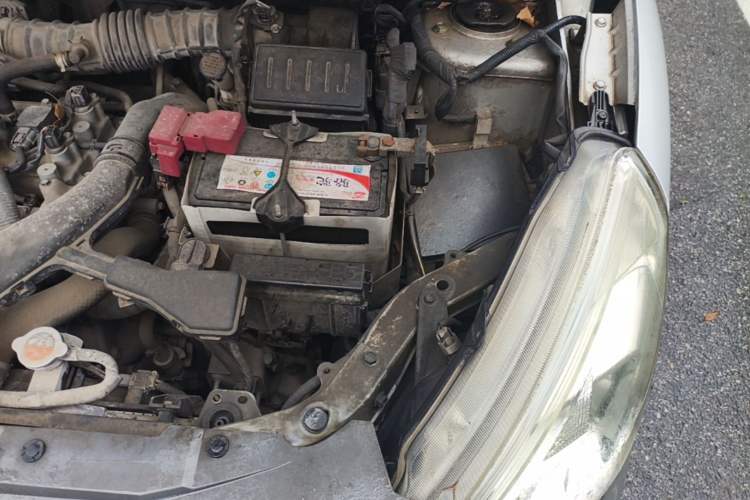 Used Nissan Livina 2013 1.6XE CVT Comfort Edition Engine Bay Left