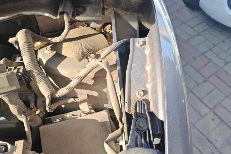Used Nissan Livina 2013 Jinrui 1.6XL CVT Comfort Edition Engine Bay Left