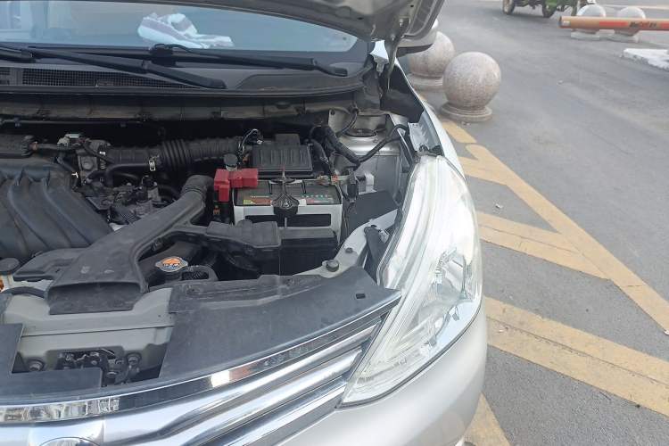 Used Nissan Livina 2013 1.6XE Manual Comfort Edition Engine Bay Left