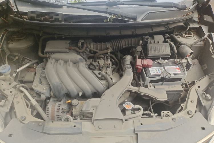 Used Nissan Livina 2013 1.6XE Manual Comfort Edition Engine Bay