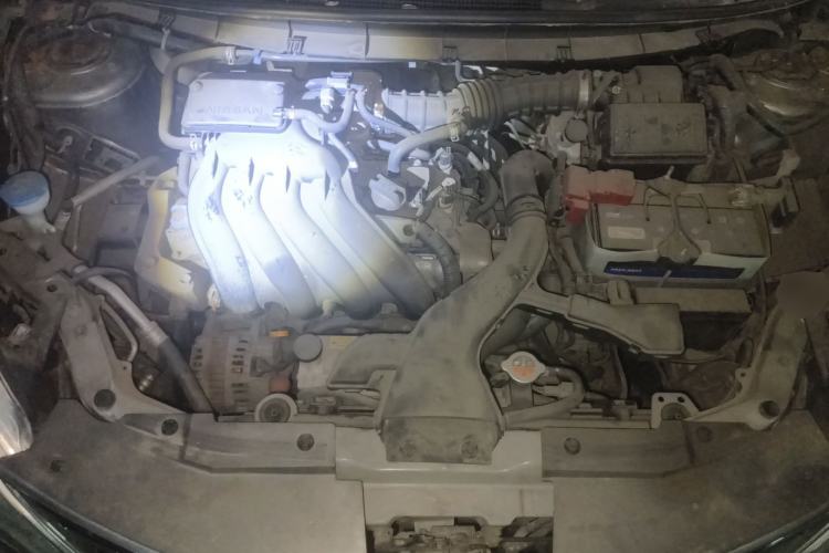 Used Nissan Livina 2013 JINRUI 1.6XV CVT Luxury Edition Engine Bay