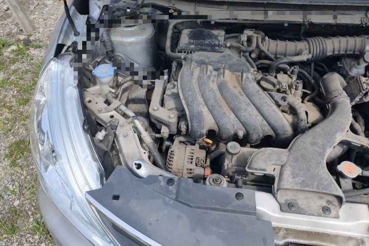 Used Nissan Livina 2013 JINRUI 1.6XV CVT Luxury Edition Engine Bay Right