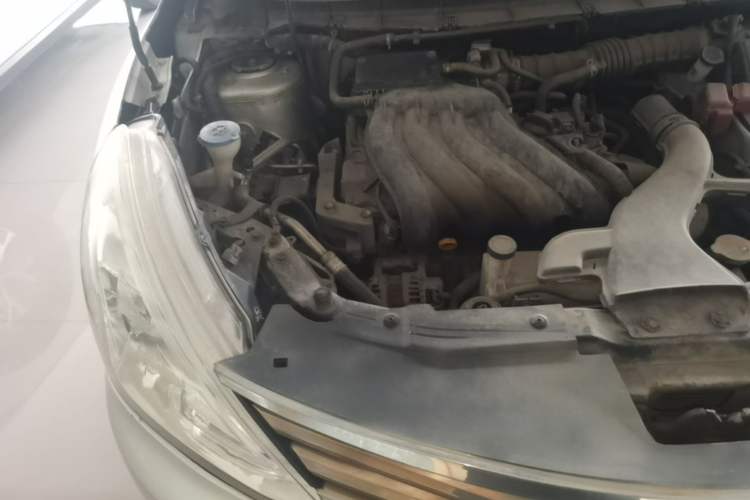 Used Nissan Livina 2013 1.6XE Manual Comfort Edition Engine Bay Right
