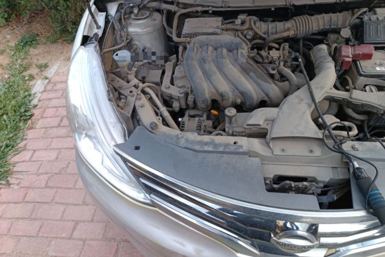 Used Nissan Livina 2013 1.6XE Manual Comfort Edition Engine Bay Right