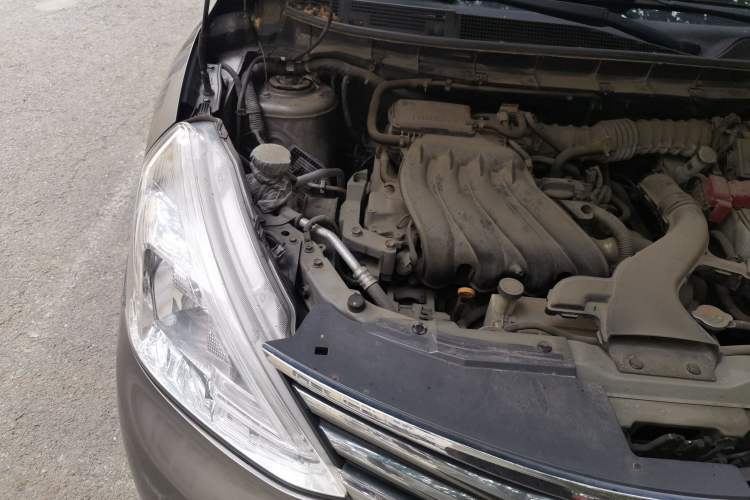 Used Nissan Livina 2013 1.6XE CVT Comfort Edition Engine Bay Right