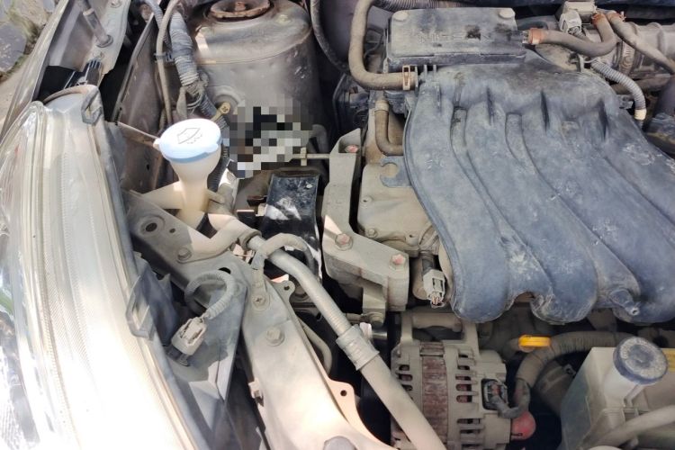Used Nissan Livina 2013 1.6XE Manual Comfort Edition Engine Bay Right
