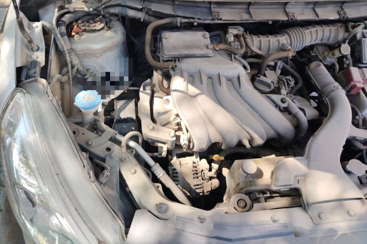 Used Nissan Livina 2013 1.6XL Manual Luxury Edition Engine Bay Right