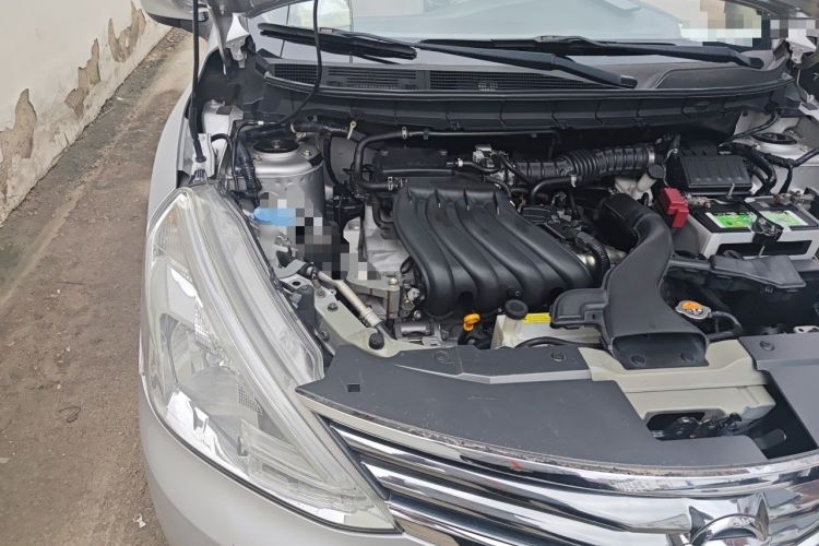 Used Nissan Livina 2013 1.6XL Manual Luxury Edition Engine Bay Right