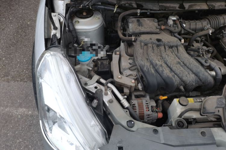 Used Nissan Livina 2013 JINRUI 1.6XV CVT Luxury Edition Engine Bay Right
