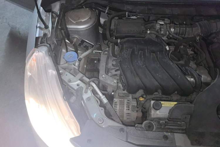 Used Nissan Livina 2013 1.6XL CVT Luxury Edition Engine Bay Right