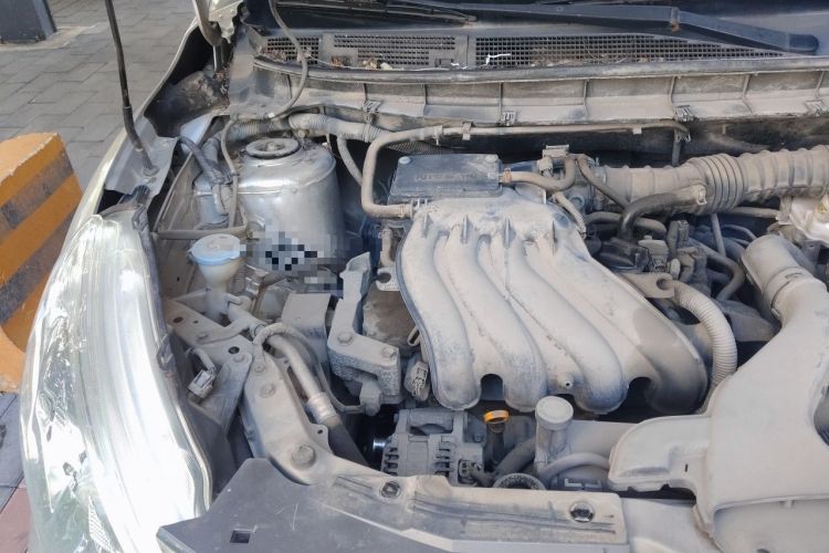 Used Nissan Livina 2013 1.6XE Manual Comfort Edition Engine Bay Right