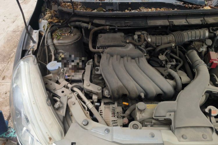 Used Nissan Livina 2013 1.6XL Manual Luxury Edition Engine Bay Right
