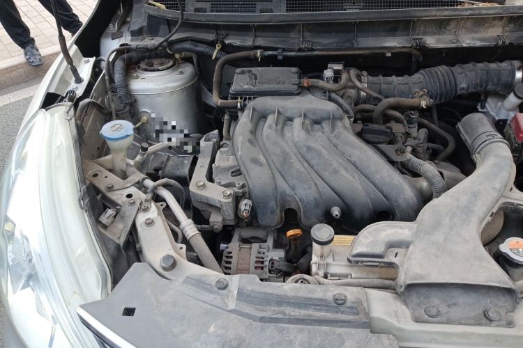 Used Nissan Livina 2013 1.6XE Manual Comfort Edition Engine Bay Right