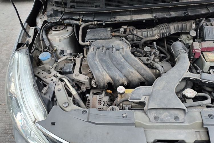 Used Nissan Livina 2013 1.6XE Manual Comfort Edition Engine Bay Right