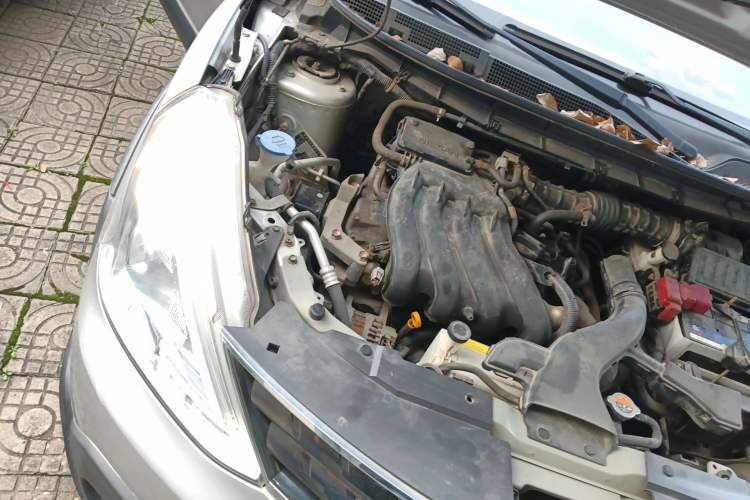 Used Nissan Livina 2013 Jinrui 1.6XL CVT Comfort Edition Engine Bay Right