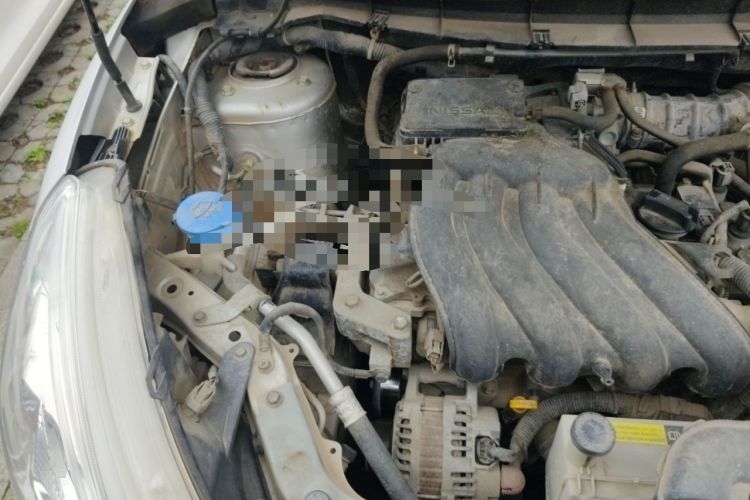 Used Nissan Livina 2013 Jingrui 1.6XL Manual Comfort Edition Engine Bay Right