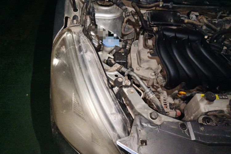 Used Nissan Livina 2013 1.6XL Manual Luxury Edition Engine Bay Right