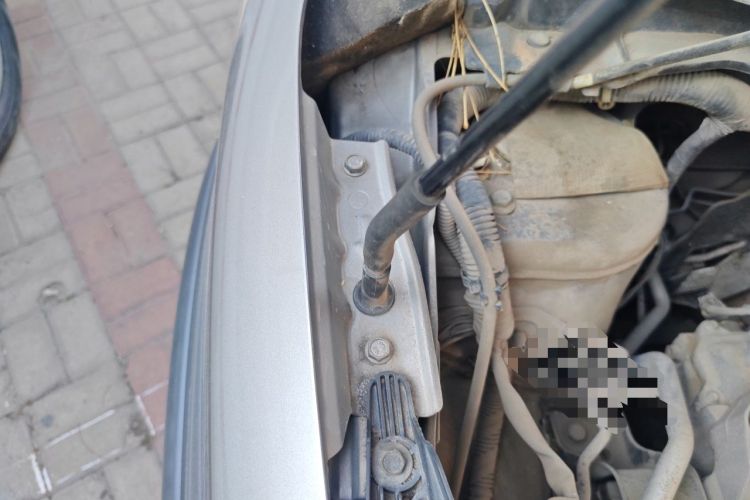Used Nissan Livina 2013 Jinrui 1.6XL CVT Comfort Edition Engine Bay Right