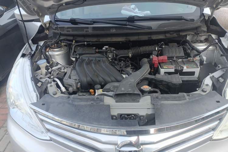 Used Nissan Livina 2013 1.6XE Manual Comfort Edition Engine Bay Right