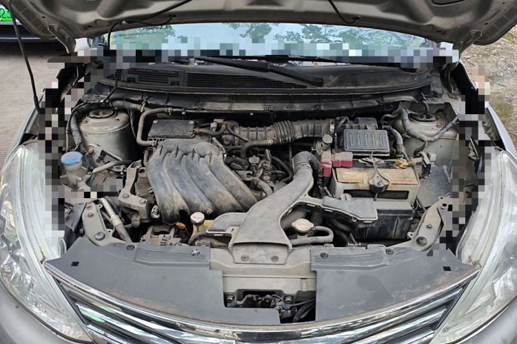 Used Nissan Livina 2013 1.6XE Manual Comfort Edition Engine Bay