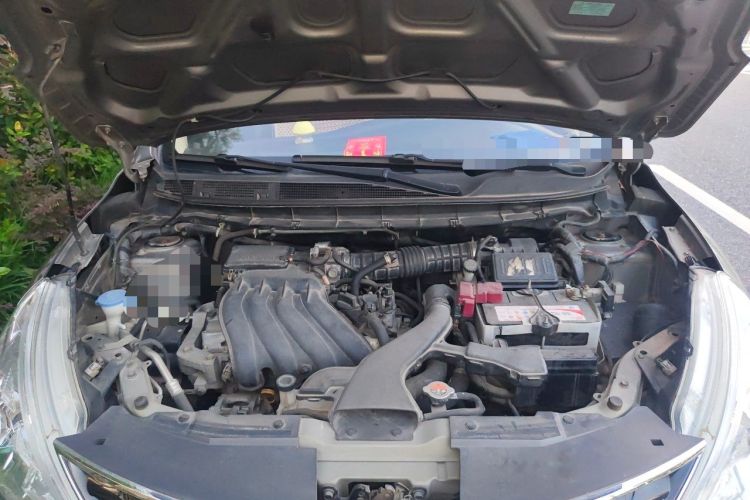 Used Nissan Livina 2013 JINRUI 1.6XV CVT Luxury Edition Engine Bay