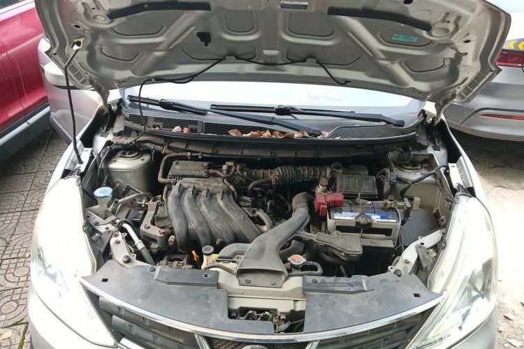 Used Nissan Livina 2013 Jinrui 1.6XL CVT Comfort Edition Engine Bay