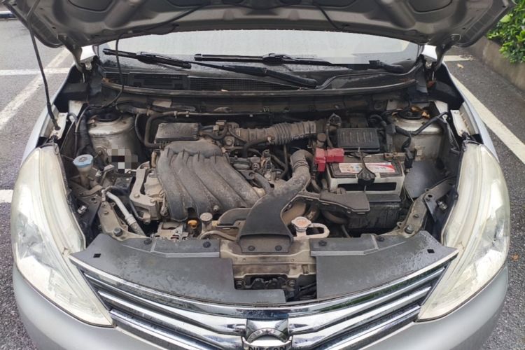 Used Nissan Livina 2013 1.6XE CVT Comfort Edition Engine Bay