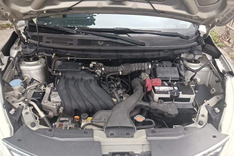 Used Nissan Livina 2013 1.6XE CVT Comfort Edition Engine Bay