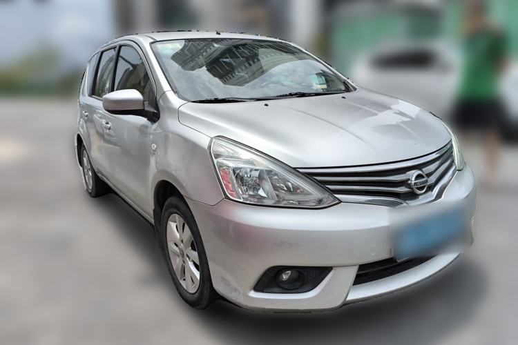 Used Nissan Livina 2013 1.6XE CVT Comfort Edition Front Right 45 Deg