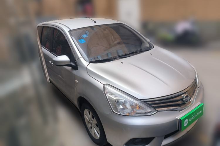 Used Nissan Livina 2013 1.6XE Manual Comfort Edition Front Right 45 Deg