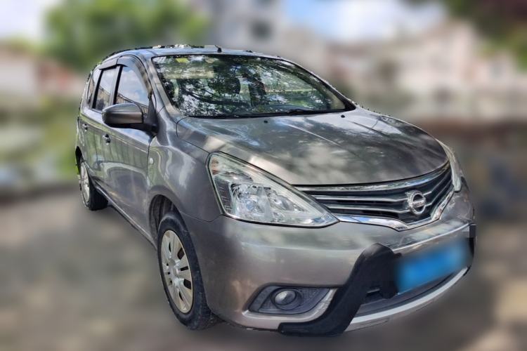 Used Nissan Livina 2013 1.6XE Manual Comfort Edition Front Right 45 Deg
