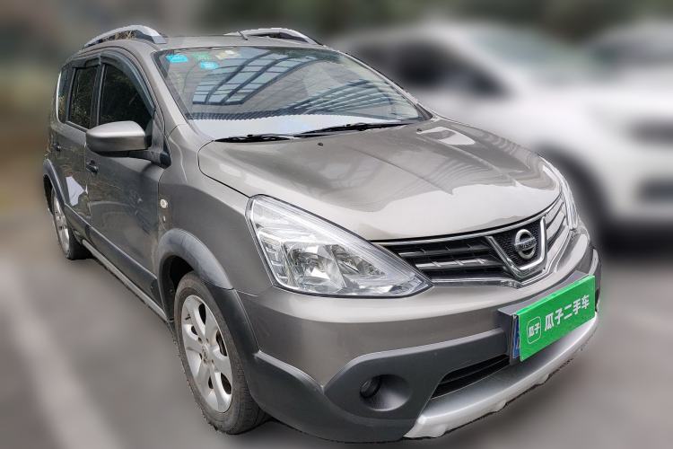 Used Nissan Livina 2013 JINRUI 1.6XV CVT Luxury Edition Front Right 45 Deg
